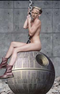 Miley Cyrus wrecking ball fail