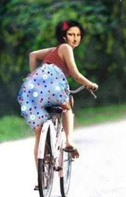 Mona Lisa on her bicycle