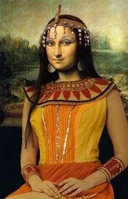 Mona Néfertiti