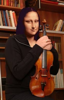 Mona with the Violin